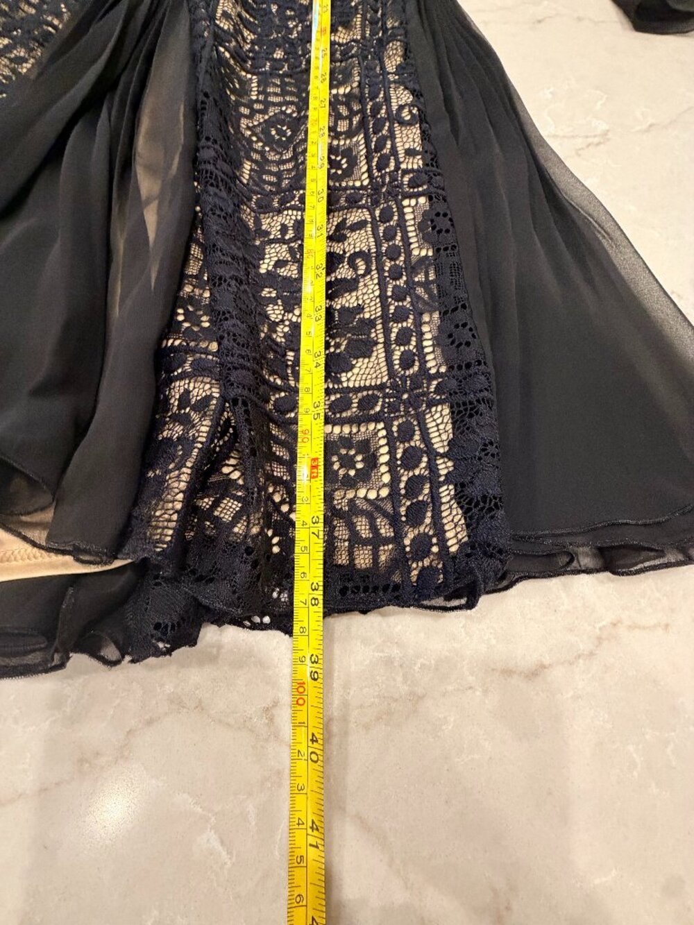 Tadashi Shoji "Millie" Parisian Evening Lace Mini - Picture 9 of 13